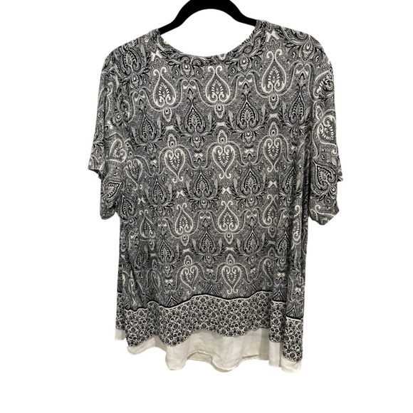 Rose & Olive Plus Size 3X Black White Floral Contrast Hem Stretch Knit Top NWT - Picture 4 of 5